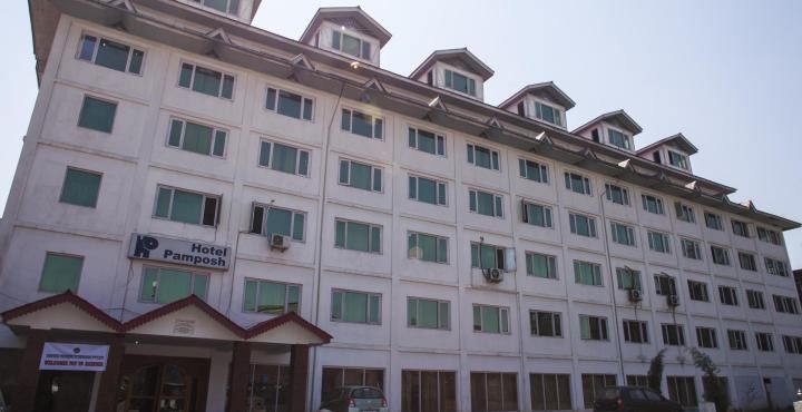 Hotel Pamposh Srinagar  Bagian luar foto