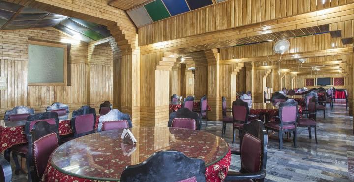 Hotel Pamposh Srinagar  Bagian luar foto